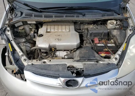 2010 Toyota Sienna Xle z USA, uszkodzony, nr VIN 5TDDK4CC1AS031488